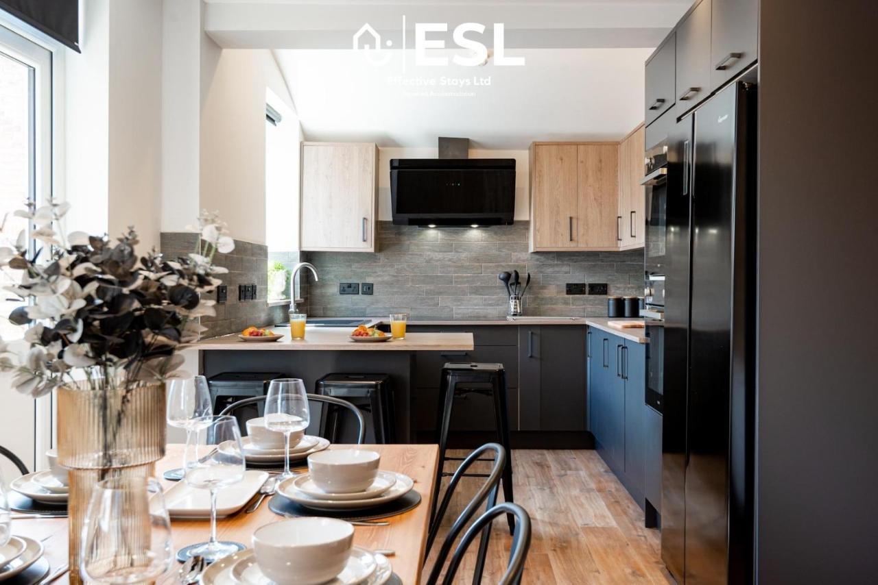 Central 5 Bedroom Townhouse Perfectly Located 2 Mins Walk From The Train Station Chester Exterior photo